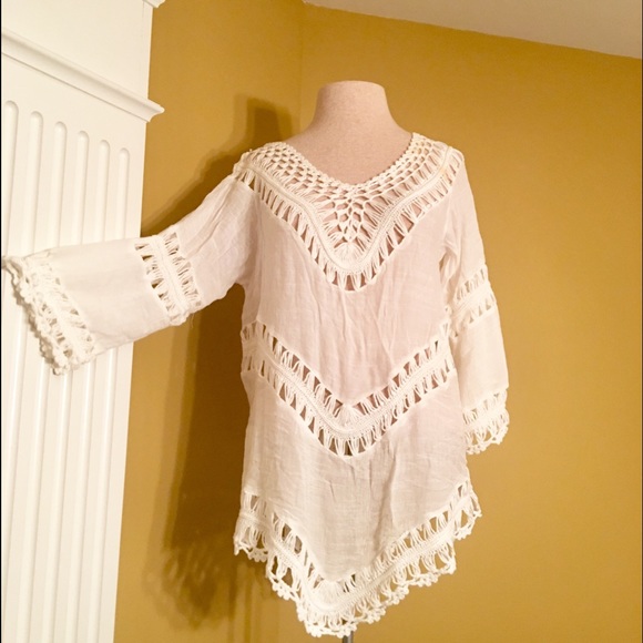 VIVID COLLECTION OF NY EMBROIDERED COTTON TOP - Picture 1 of 8